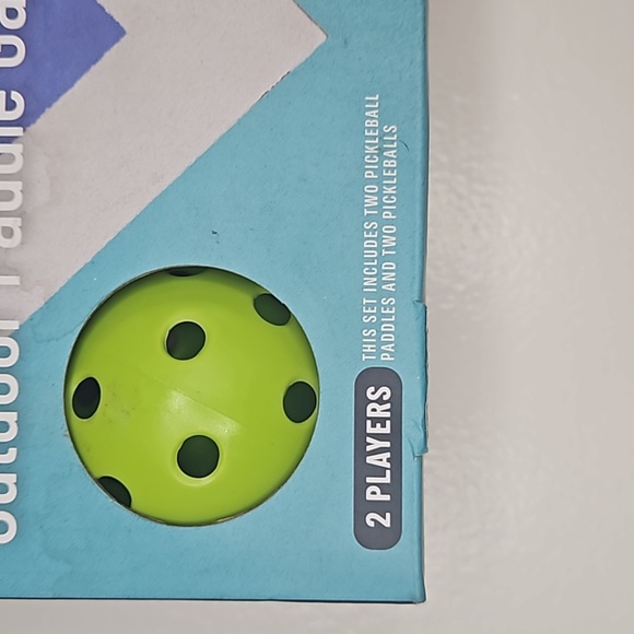 PICKLEBALL Outdoor Wooden Paddle Set with 2 Paddles & 2 Balls - Picture 2 of 6